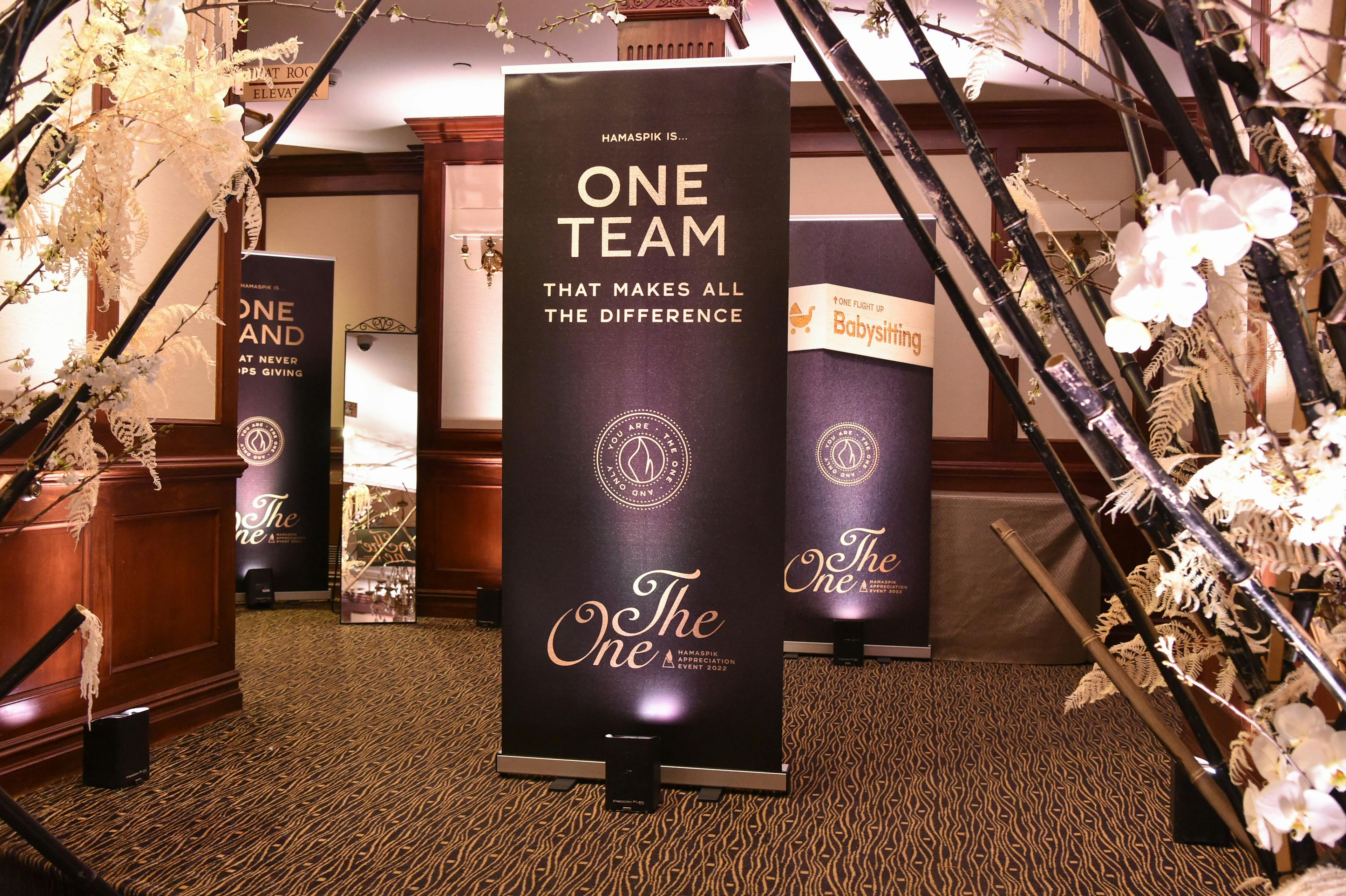 signage in Ateres Avrohom for The One Event by Hamaspik